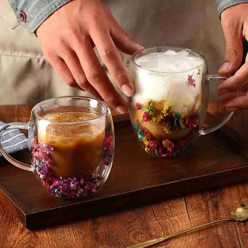 Xícara De Vidro Parede Dupla Com Flor Seca – 350ML - Imagem 4