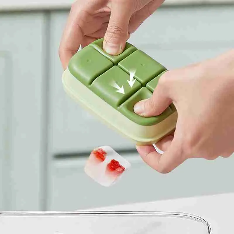 Forma de Gelo 6 Cavidades de Silicone com Tampa - Imagem 5