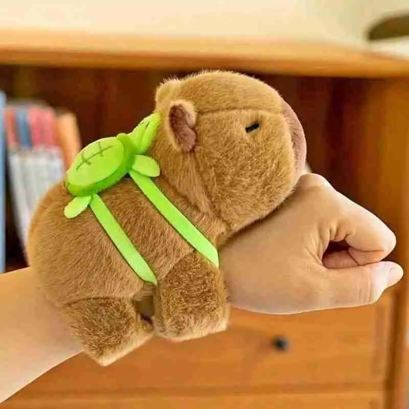 Pulseira De Pelúcia Capivara - Imagem 5